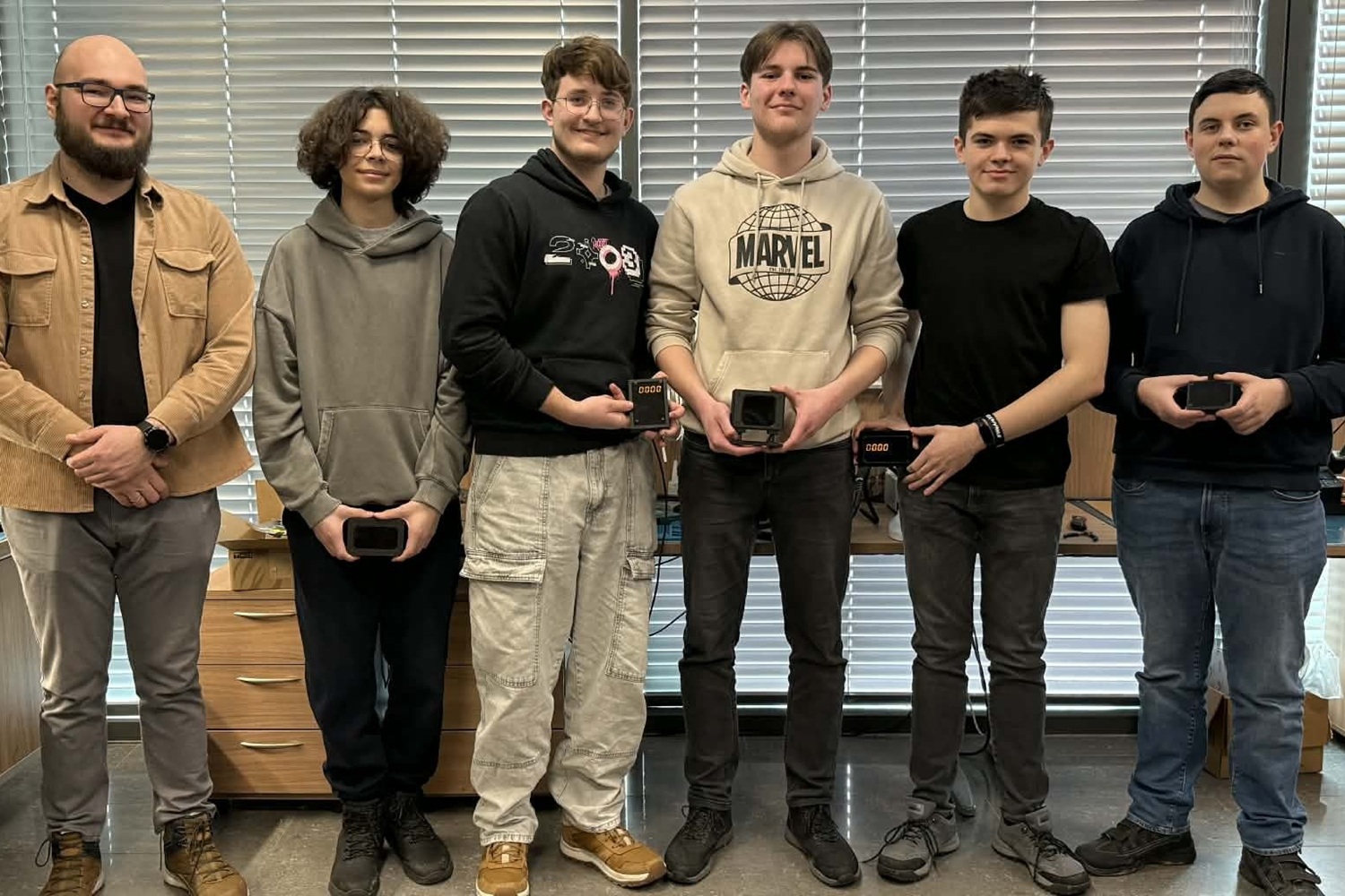 Uczniowie z Zespołu Szkół Elektronicznych na praktykach w Netrix SA. - blog